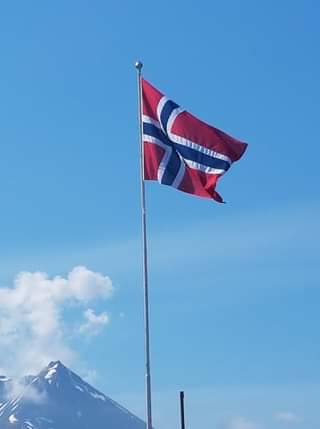 Read more about the article I dag flagga vi sjølvsagt på skulen i anledning unionsoppløysinga av 7.juni 1905