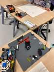 Read more about the article 1. og 2. klasse fekk i oppgåve å byggje kvar sin ting i lego, for å deretter skr